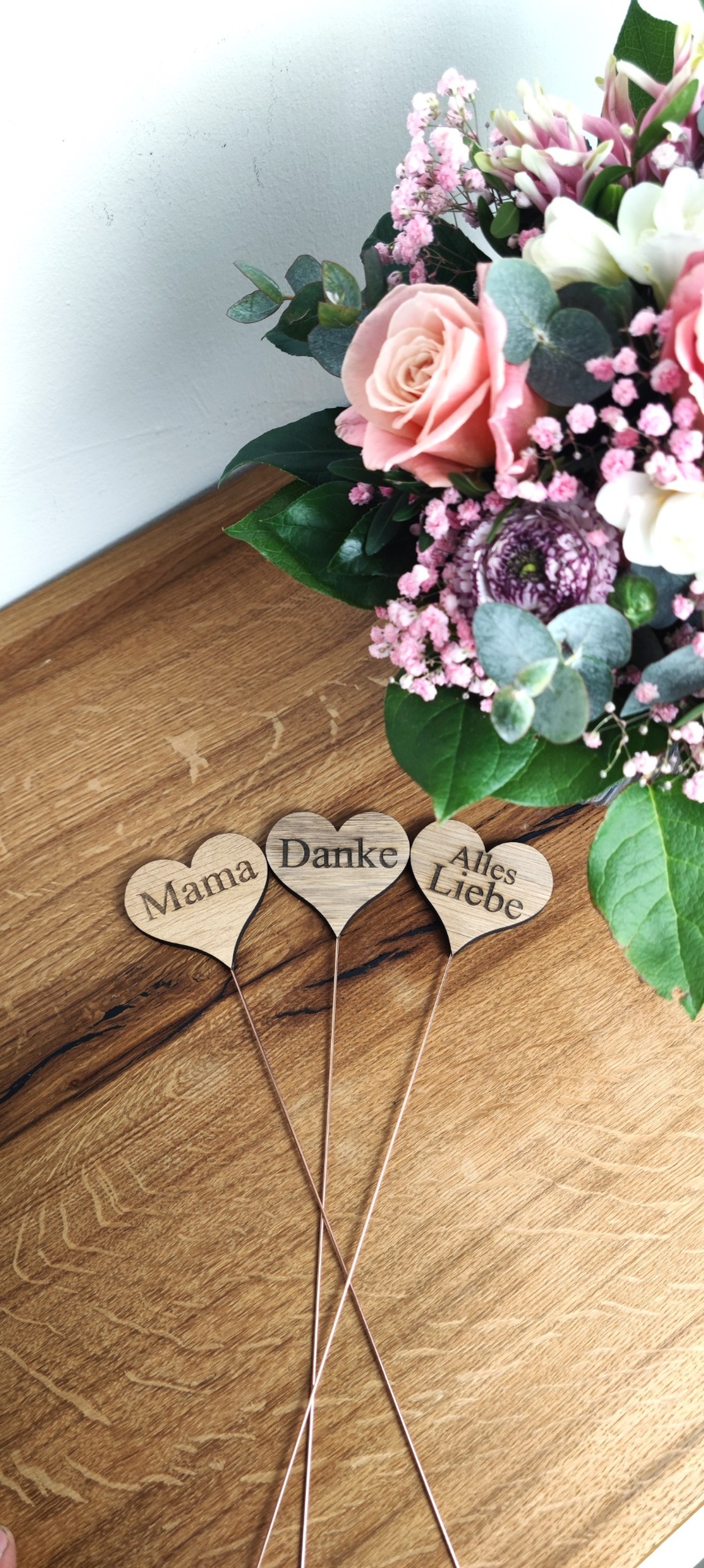 Herz-Blumenstecker aus Massivholz